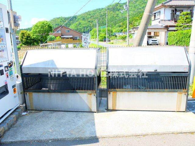 スウィートレジデンス１番館のその他共用部分|敷地内ごみ捨て場もあり〇