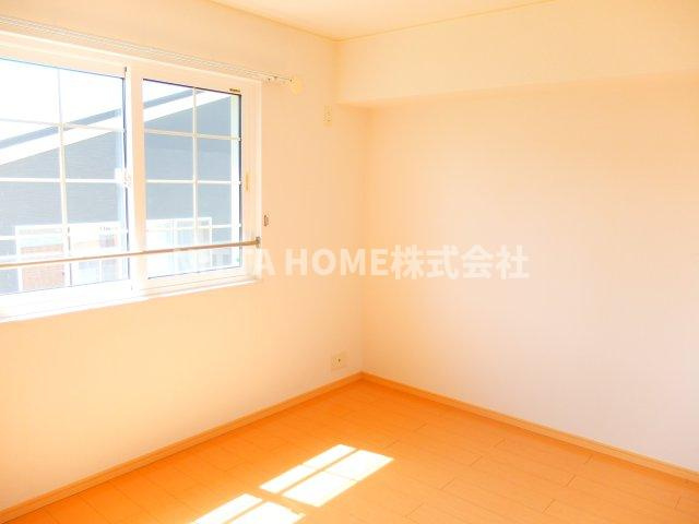 スウィートレジデンス１番館の内装|６帖の洋室が２部屋あります◇