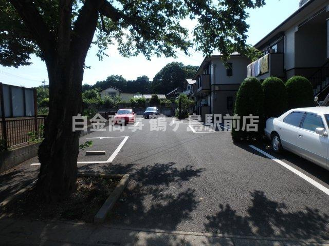 アメニティー　Ⅱ番館の駐車場