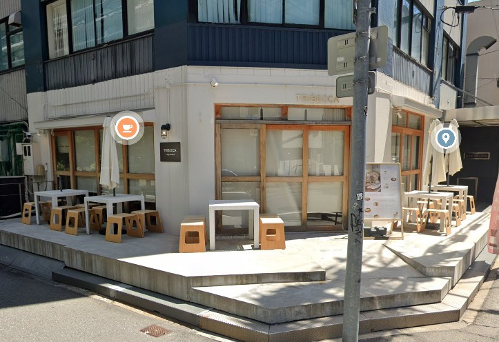 瓦町ループビルの外観