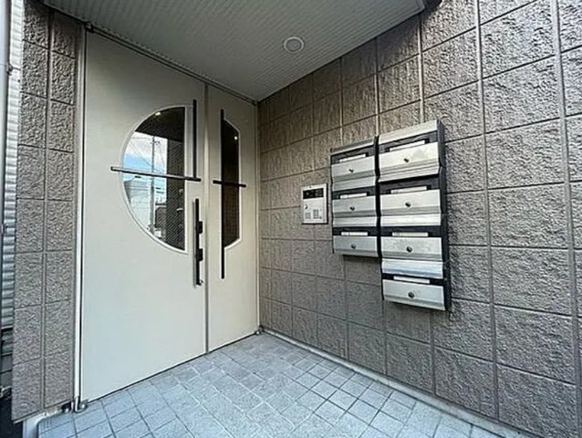 名古屋市中村区稲葉地本通り3丁目　収益マンションのエントランス