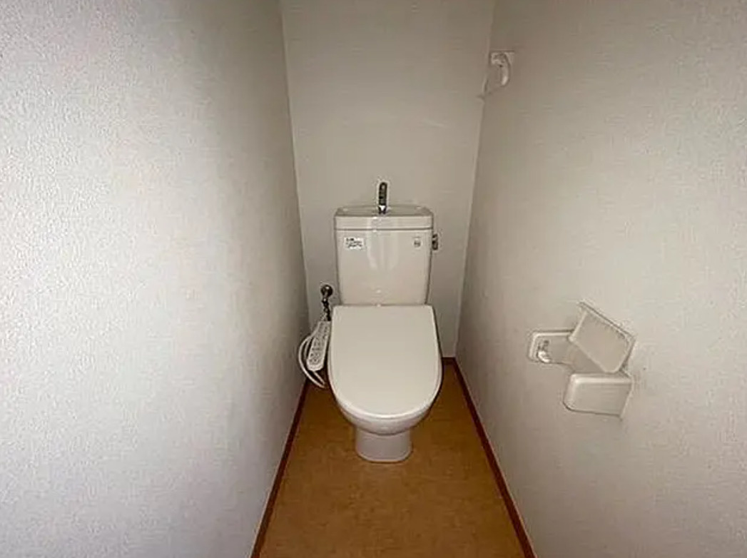 名古屋市中村区稲葉地本通り3丁目　収益マンションのトイレ