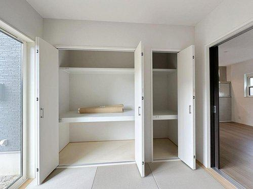 海田町国信2丁目のその他|和室収納☆
来客用のお布団やお子様のおもちゃを収納するのに便利です♪