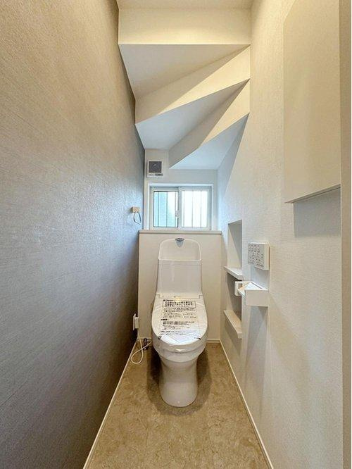 海田町国信2丁目のトイレ|1階ウォシュレットトイレ☆
各階にウォシュレットトイレがついています♪