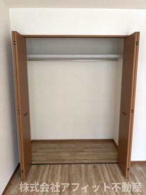 【収納】 | ビビエンダ | 洋室6.7帖のクローゼット