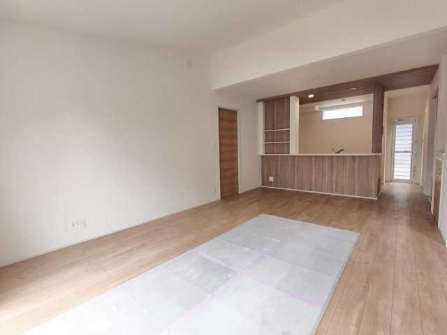 Blooming　Garden　行田市西新町2期の居間・リビング