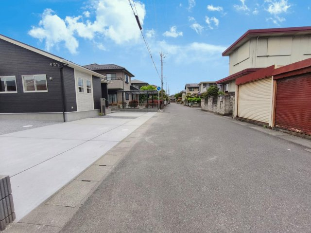 Blooming　Garden　行田市西新町2期の前面道路含む現地写真