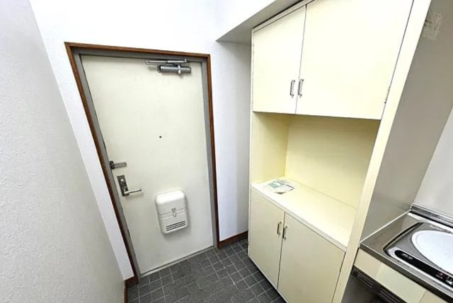 豊橋市東田仲の町　収益アパートの玄関