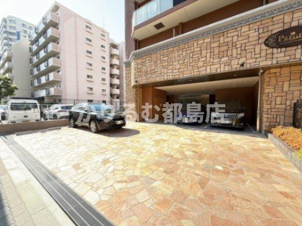 プレジオ都島北通の駐車場
