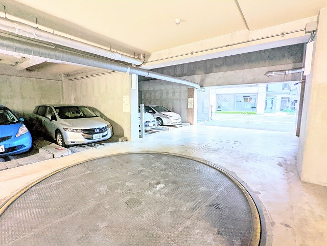 ライオンズガーデンシティ両国の駐車場|その他平置きタイプの駐車場もあります。