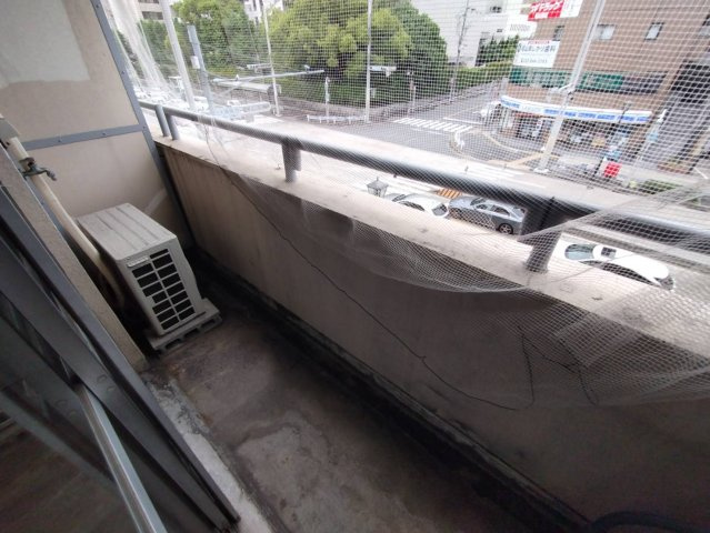 瑞源ビルのバルコニー