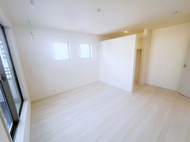 新築戸建・建売　いわき市郷ケ丘2丁目2期　Livele Garden　全2棟の洋室|2面採光で陽射しがたっぷり差し込む明るい洋室です！