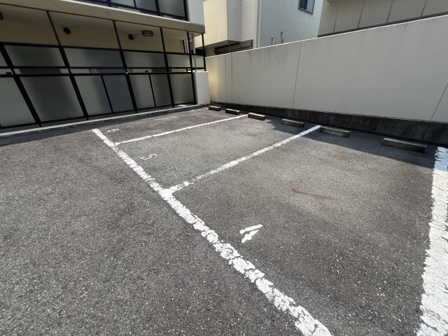 大栄・ラメールの駐車場