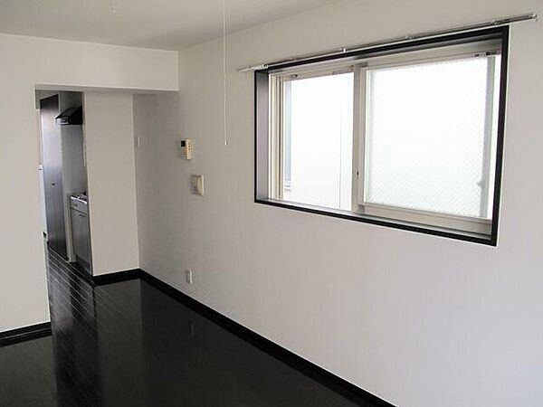 リガーレ上野池之端の洋室