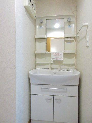 セントラルビレッジＢの洗面所|広い洗面スペースです★