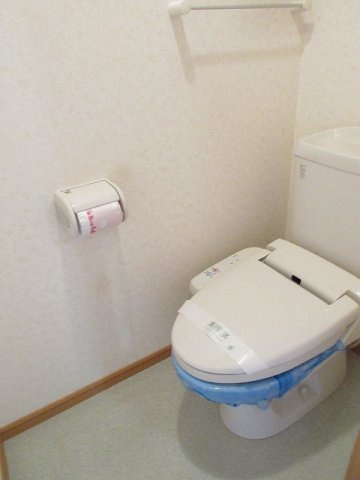 セントラルビレッジＢのトイレ|嬉しい温水洗浄便座付き♪