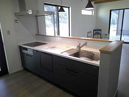 安芸区中野６丁目 の前面道路含む現地写真