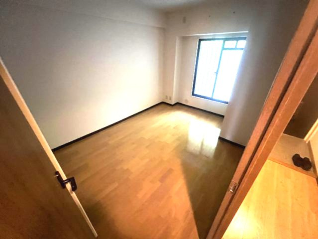 フォリア岡本の洋室