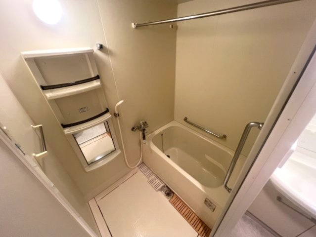 フォリア岡本の浴室