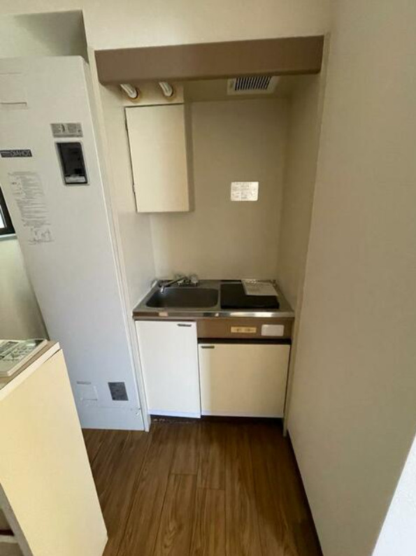 長久手市岩作向田　収益アパートのキッチン