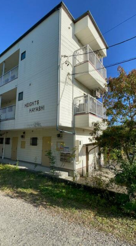 長久手市岩作向田　収益アパートの外観