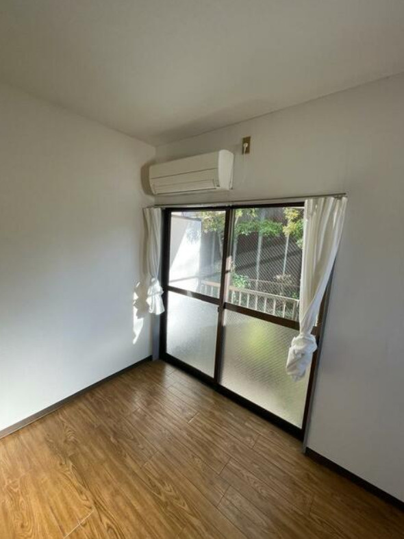 長久手市岩作向田　収益アパートの洋室