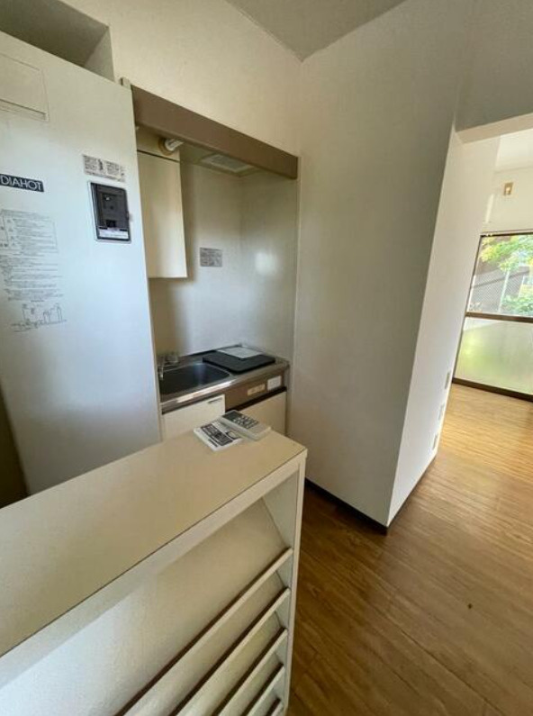 長久手市岩作向田　収益アパートの玄関