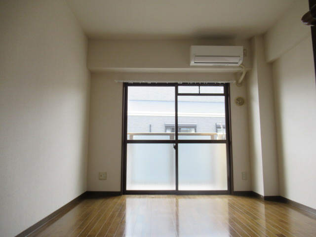 フルール須磨の居間・リビング