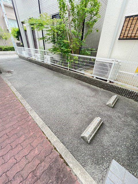 グレース千歳の駐車場