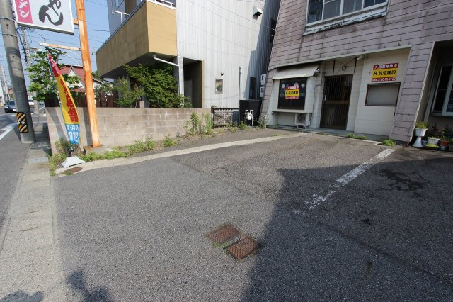 如意２－４０店舗付住居の駐車場
