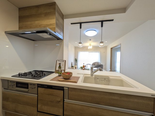 【キッチン】 | 料理をしながらでもご家族との会話を楽しめる対面キッチン