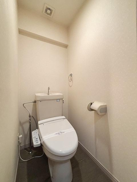 新品家具付きマンション薬院13B(KaGood福岡)のトイレ