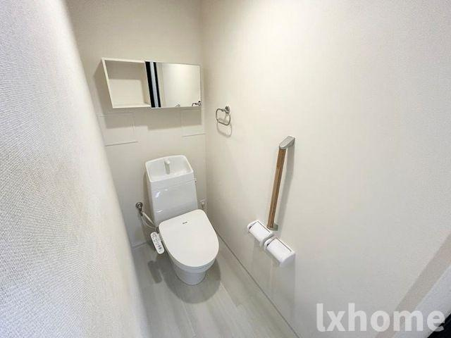 アヴァンス南安威のトイレ|ゆったりとした空間のトイレです