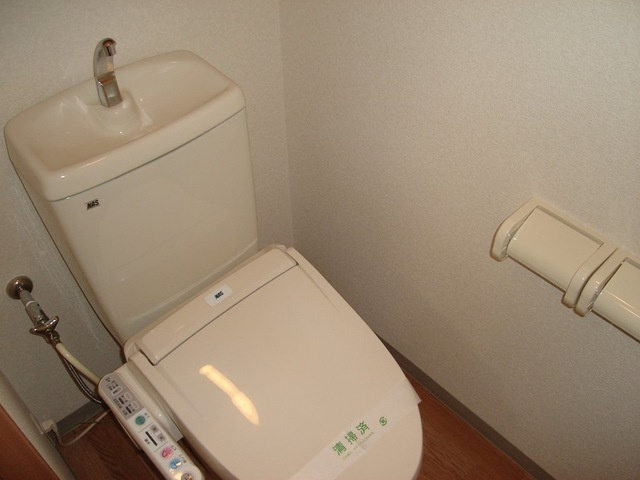 ディアベルジュⅡのトイレ|シャワー付トイレ