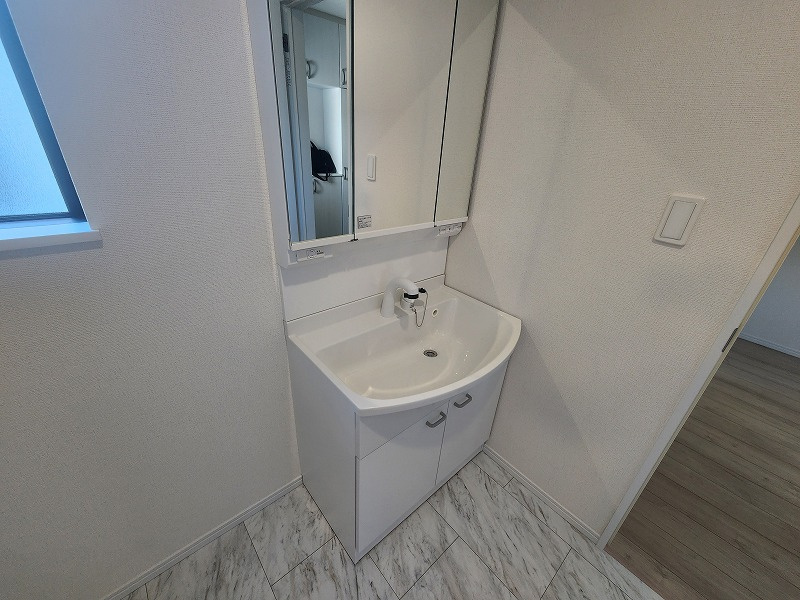 小牧市大字三ツ渕　新築戸建　A号棟の独立洗面台|独立洗面台で身支度をすべて済ませてしまいましょう