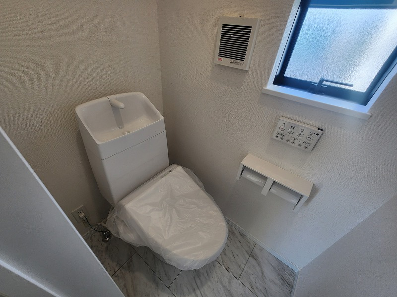 小牧市大字三ツ渕　新築戸建　A号棟のトイレ|1階のトイレです