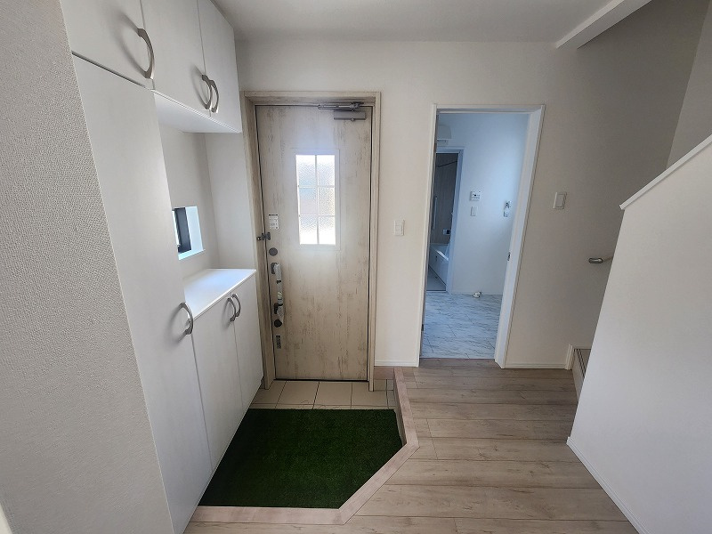 小牧市大字三ツ渕　新築戸建　A号棟の玄関|毎日通る玄関はこちらです