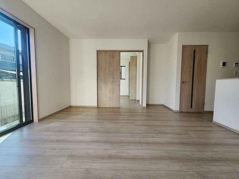 小牧市大字三ツ渕　新築戸建　B号棟の居間・リビング|こちらのリビングで趣味の時間をお楽しみください