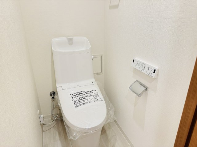 マイ・コート八王子北野の浴室|～新規交換済、暖房温水洗浄機能付きトイレ　冬場は特に嬉しい機能ですね～