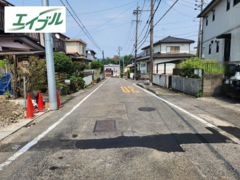 小牧市大字本庄字郷浦　新築戸建　2号棟の前面道路含む現地写真