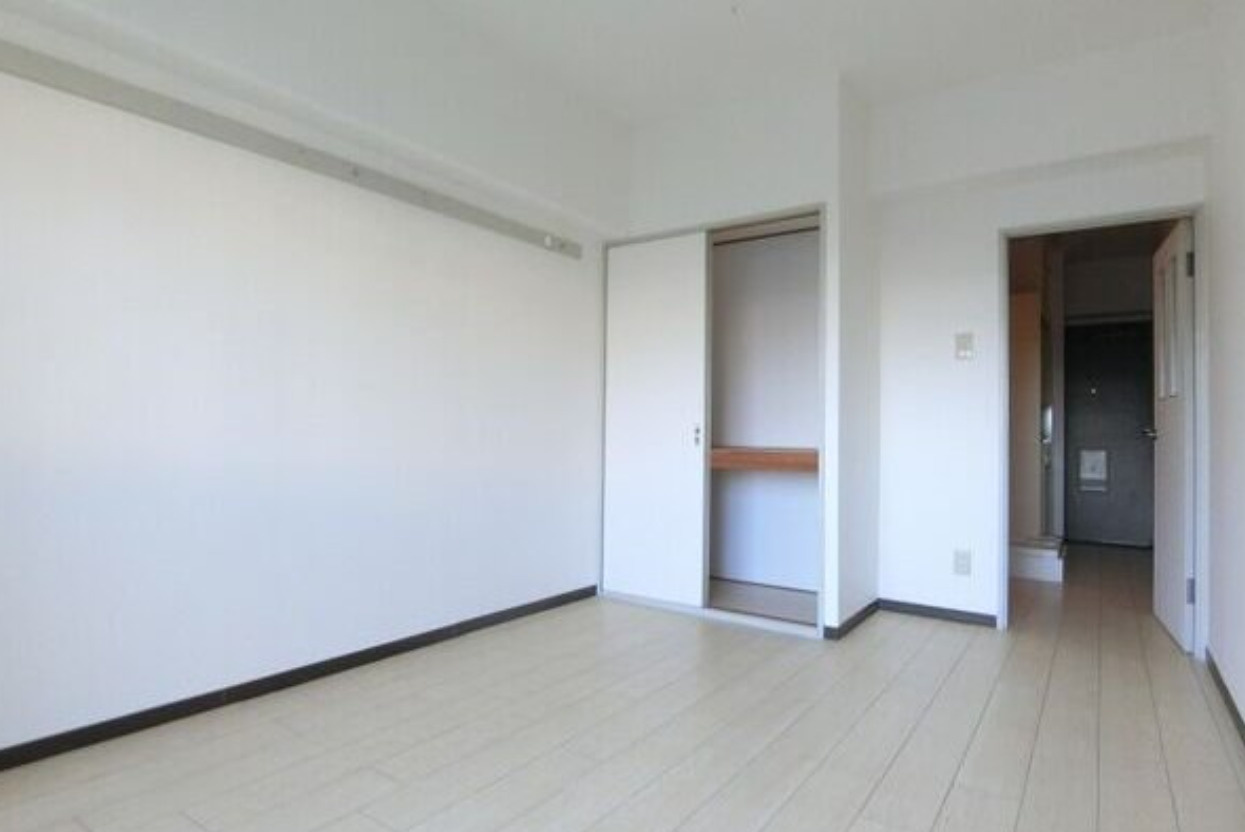 名古屋市名東区西山台　収益マンションの洋室