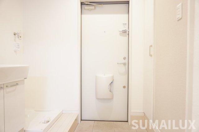 菊池郡菊陽町光の森７丁目のアパートの玄関