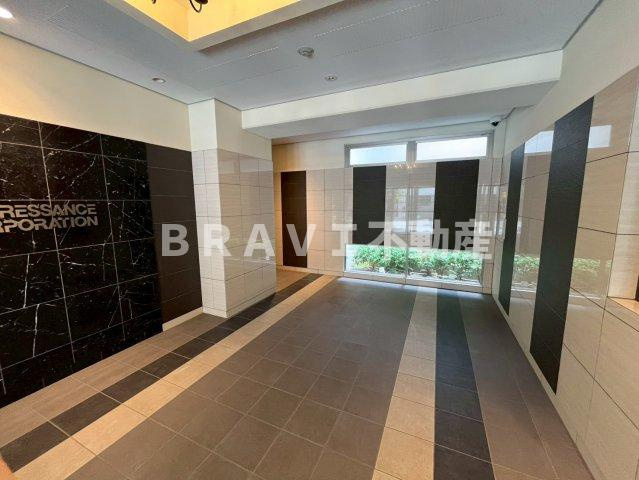 プレサンス北浜ラ・フェスタ　BRAVI不動産のロビー|【プレサンス北浜ラ・フェスタ】ゆとりのあるロビーです