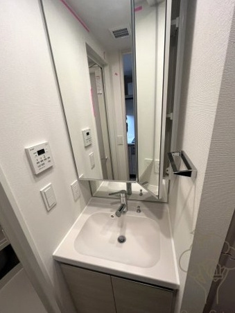 コンフォリア新大阪宮原Qの独立洗面台