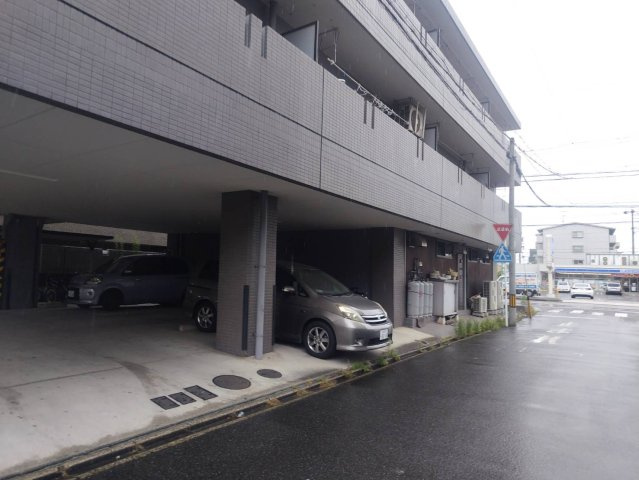 アビリティⅡ弥生の駐車場