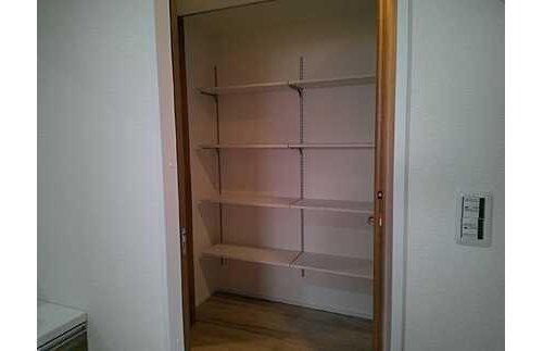 佐伯区三筋2丁目の収納|（5）周辺環境充実の好立地◆床下収納＆ＷＩＣあり