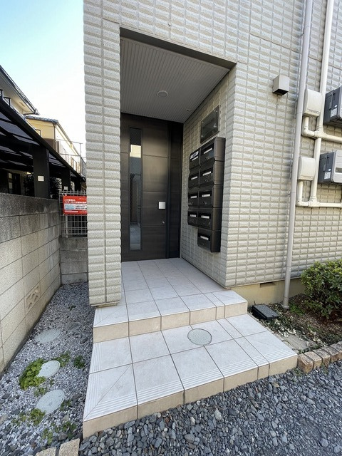 マーサドール大宮のエントランス