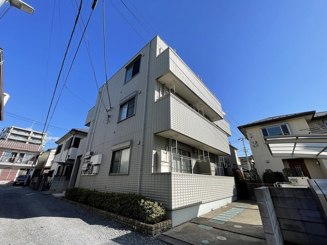 マーサドール大宮の外観