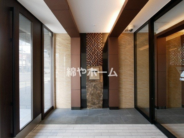 ファステート大阪上本町ソーレのエントランス|落ち着いたエントランスです