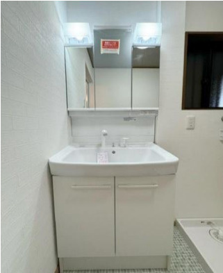 東大阪市西上小阪　中古戸建の独立洗面台